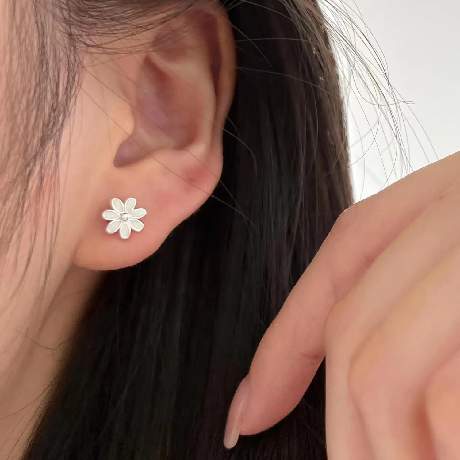 20G Cartilage Mini Stud Earrings Cute Daisy Flower Enamel Earring 925 Sterling Silver Floral Tiny Ball Screw Back Tragus Barbell Sleeper Studs Lovely Birthday Jewelry Gifts for Women Teen Girls Hypoallergenic