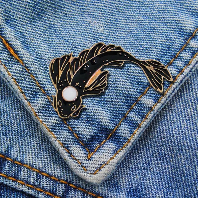 2Pcs coadipress Lovely Fish Brooch Enamel Lapel Brooches Pin Set Cute Cartoon Koi Fish Pins for DIY Backpacks Clothes Bags Jackets Hat Jewelry Accessories Gift