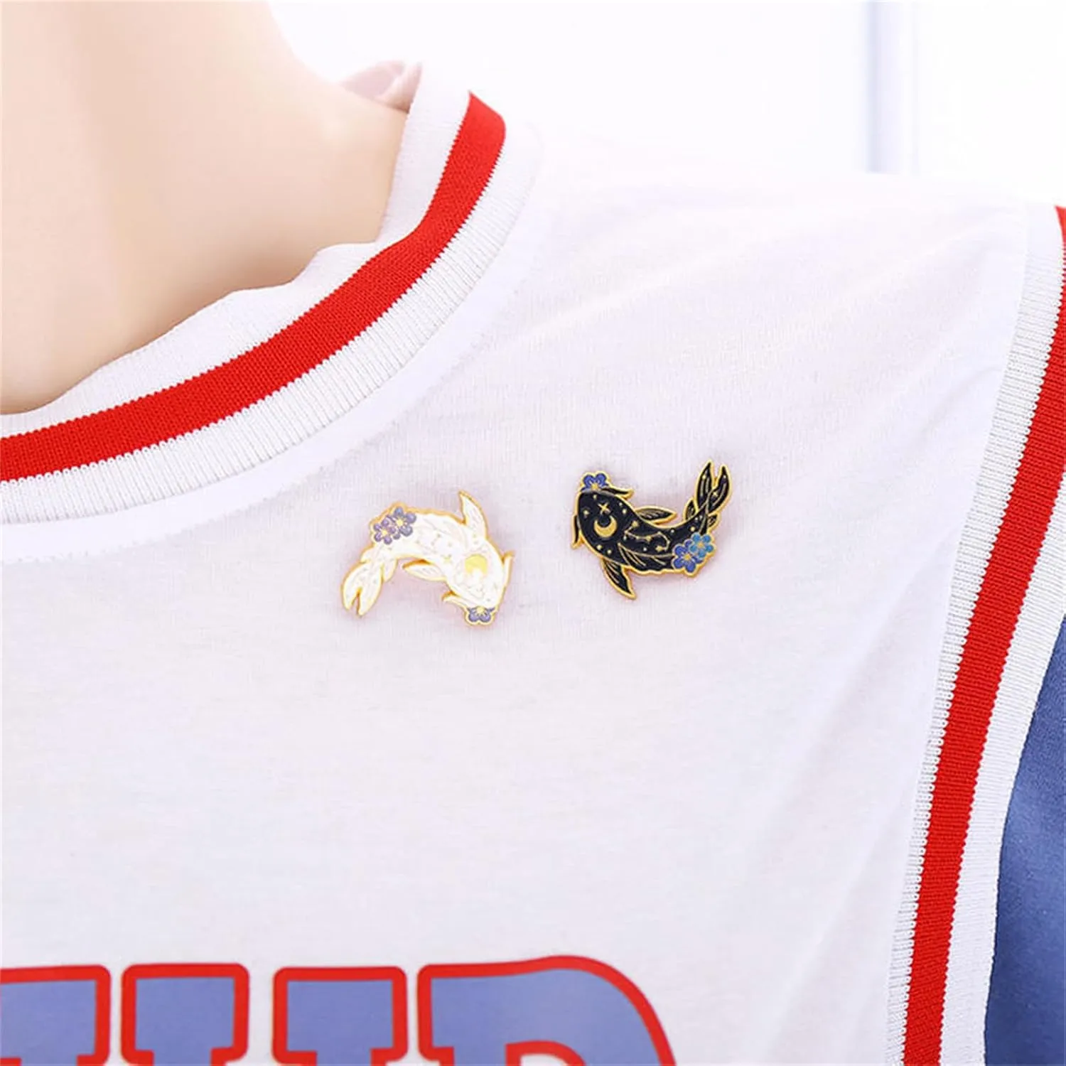 2Pcs coadipress Lovely Fish Brooch Enamel Lapel Brooches Pin Set Cute Cartoon Koi Fish Pins for DIY Backpacks Clothes Bags Jackets Hat Jewelry Accessories Gift