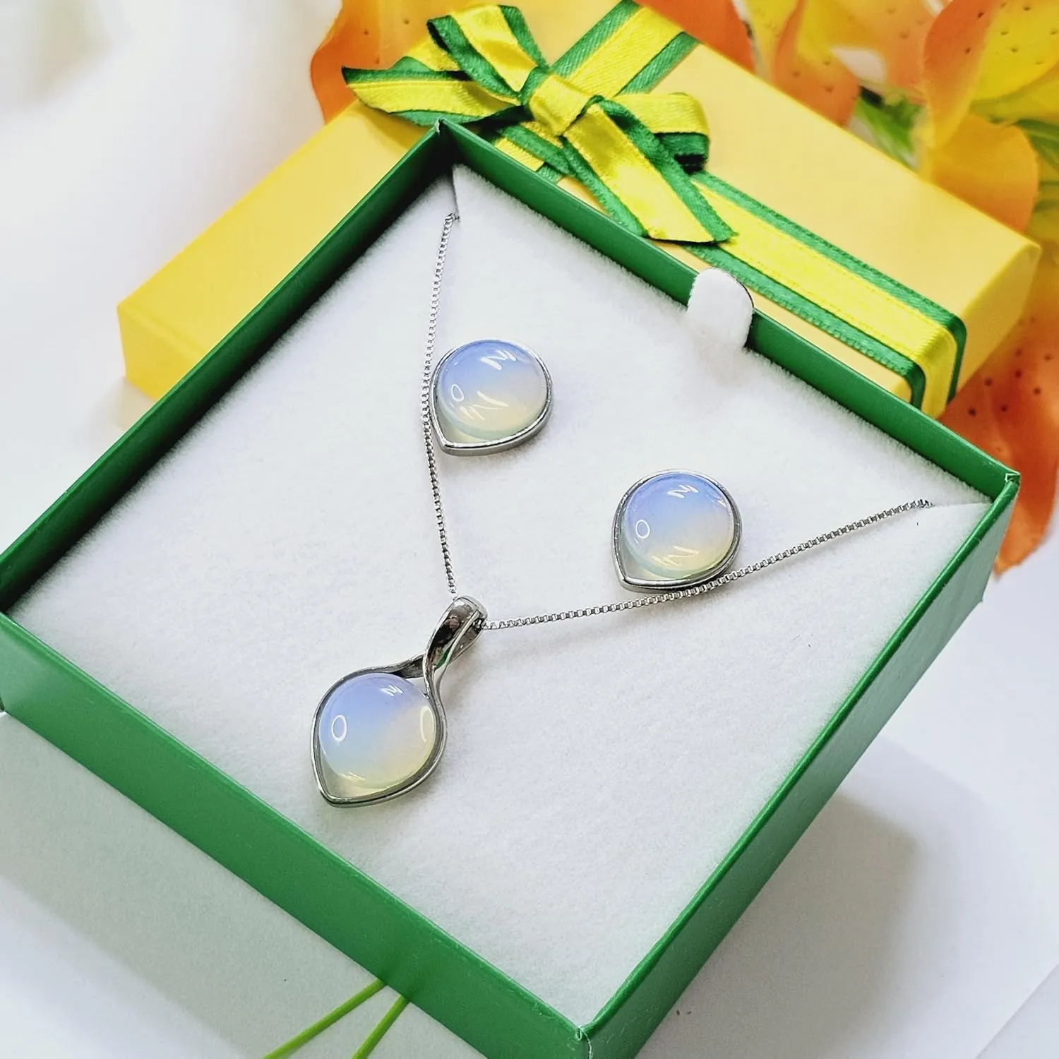 Brazilian Designed Gold Plated Earrings and Necklace with gemstones - Comfy Hypoallergenic Statement Jewelry set for Women 3/4 inch (1,8 cm) made in Brazil