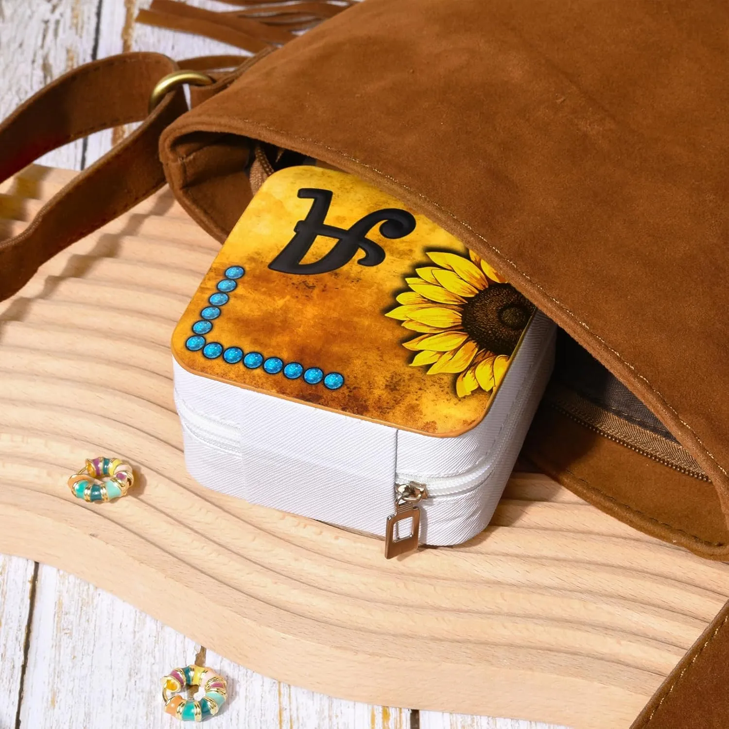 CEELGON Western Travel Jewelry Box Case Teenage Girls Gifts Cowgirl Stuff Sunflower Travel Essentials Jewelry Organizer Gifts for Mom Initial Portable Travel Accessories for Women -White B