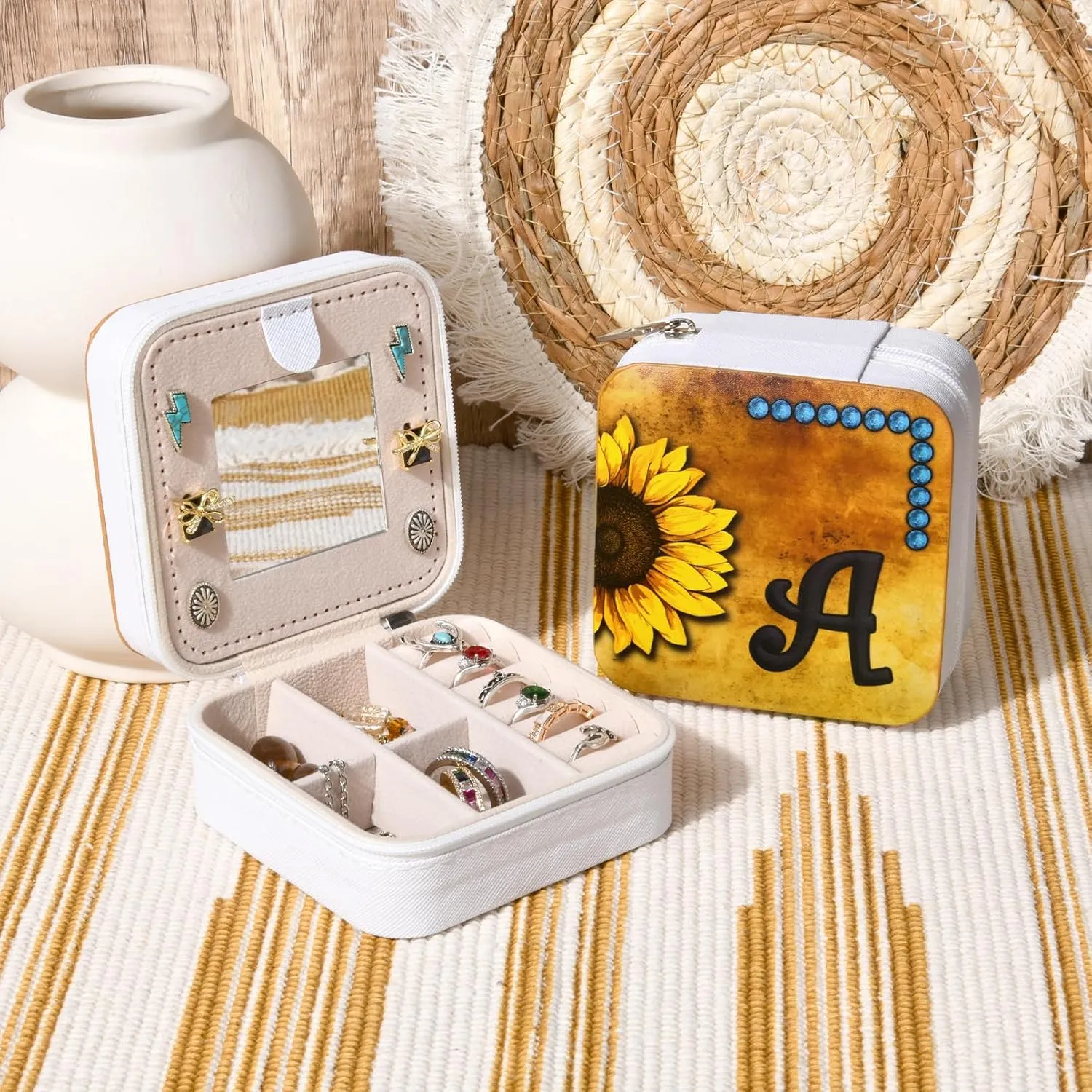 CEELGON Western Travel Jewelry Box Case Teenage Girls Gifts Cowgirl Stuff Sunflower Travel Essentials Jewelry Organizer Gifts for Mom Initial Portable Travel Accessories for Women -White B