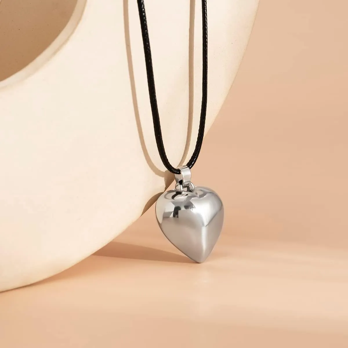Chunky Puffy Heart Choker Necklace - Big Heart Pendant Adjustable Velvet Chain Heart Necklaces for Women Y2K Trendy Jewelry Accessories