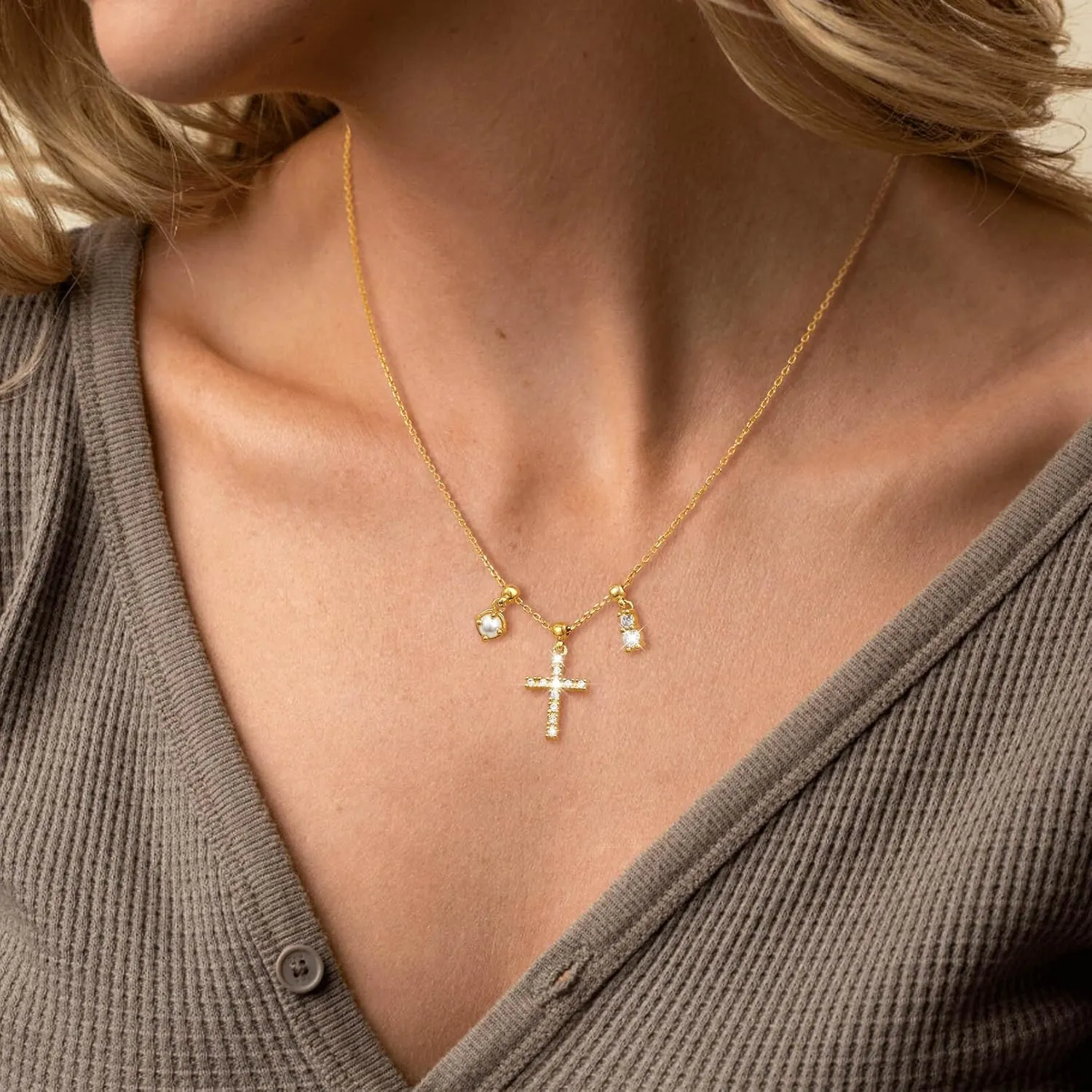 Cross Necklace for Women - 14K Gold Plated Cross Necklace Gold Necklace for Women Trendy Cross Pendant Choker Necklace Dainty Adjustable Cross Charm Chain Necklace Jewelry for Women