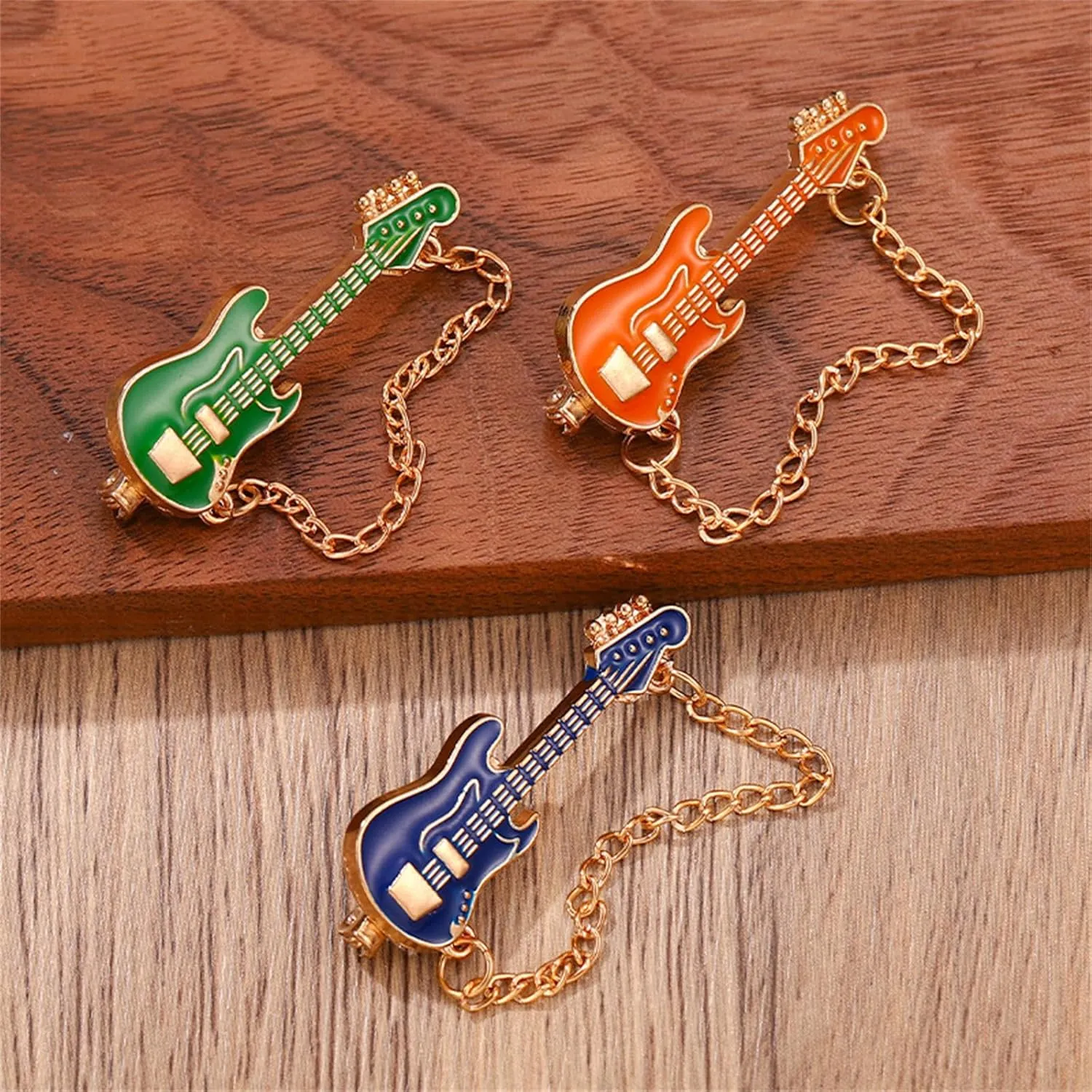 Guitar Tassel Chain Brooch Pin Cute Enamel Musical Instrument Badges on Backpack Guitar Brooches Badges Pins Present Gifts Accessories Brooch