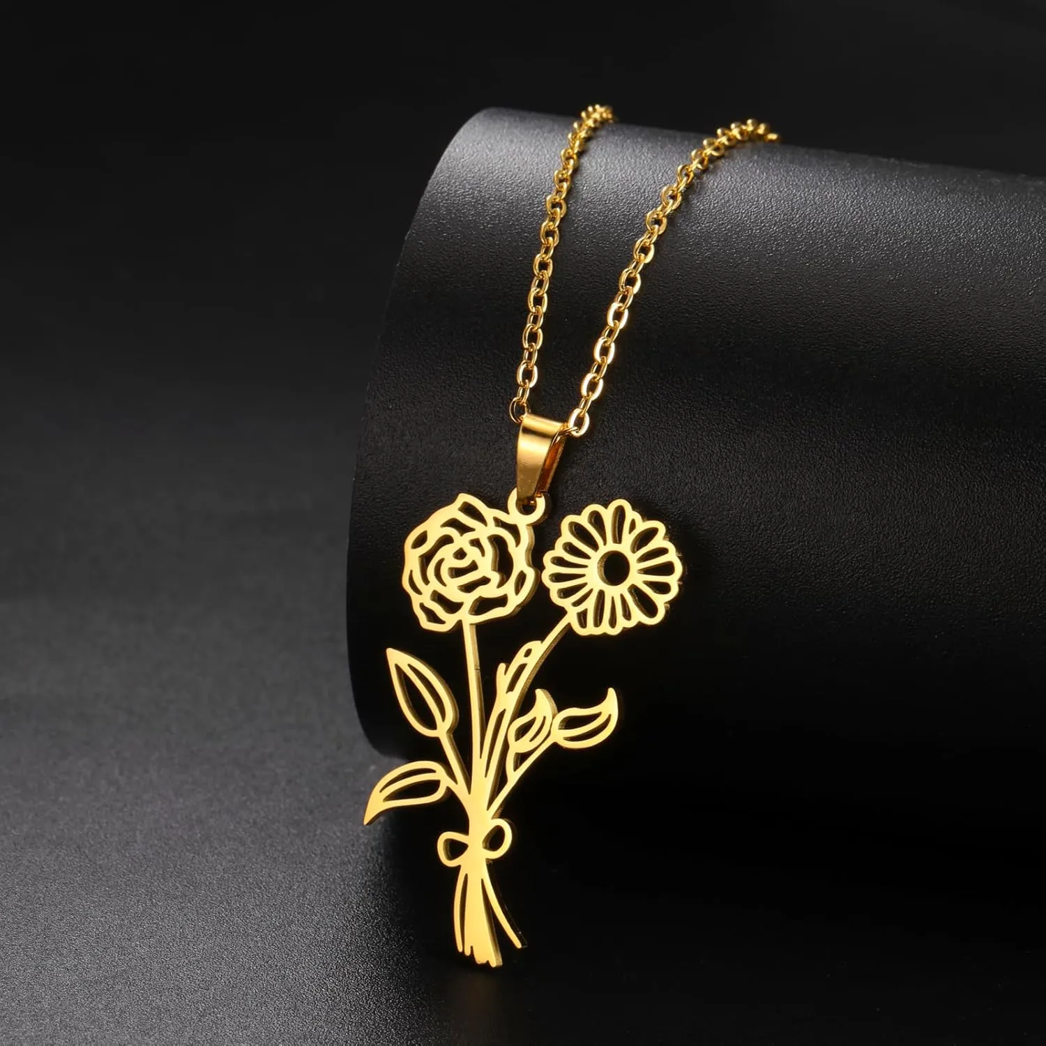 kkjoy Personalized Combined Birth Flower Bouquet Necklace Custom 1-5 Flowers Pendant Necklaces Wildflower Jewelry for Family Member Grandma Mother Daughter Friends
