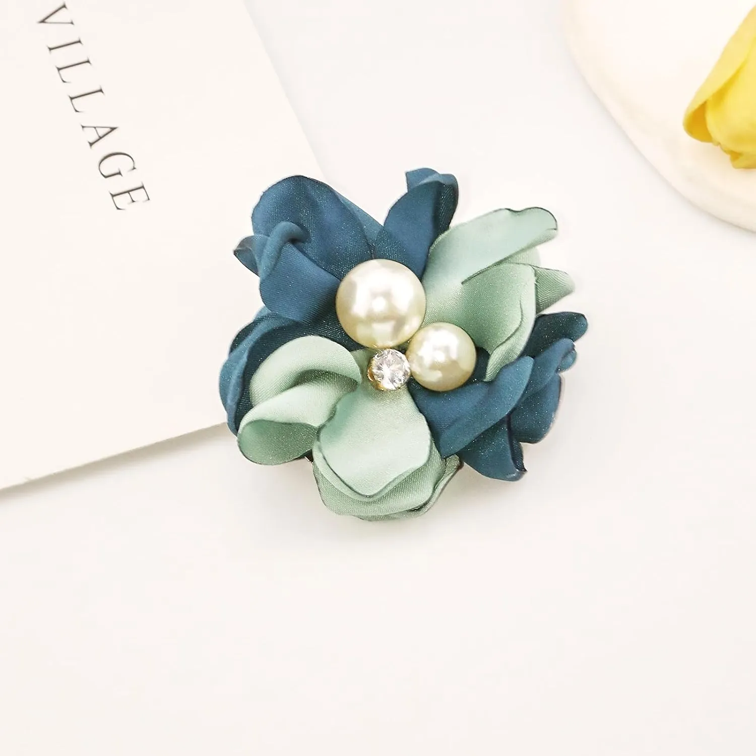 Large Rose Flower Brooches for Women Dainty Satin Fabric Pearl Brooch Bohemian Elegant Rose Floral Lapel Pins Dress Suit Ceremony Clothes Accessories Prom Dress Jewerly