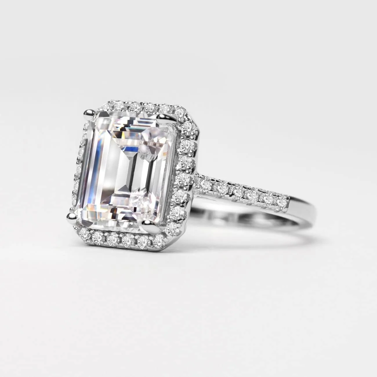 Michooyel S925 4.0ct Emerald Cut Engagement Ring for Women Halo Promise Ring Cubic Zirconia Sterling Silver Wedding Band Ring for Women