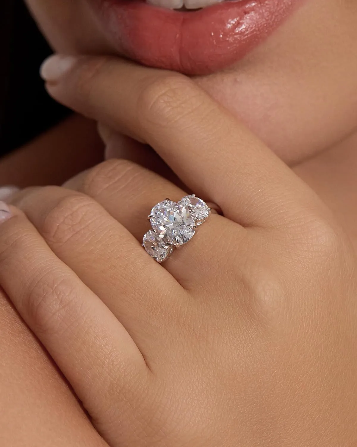 Michooyel S925 Oval Cut 3-Stone Engagement Ring for Women 5.6cttw Cubic Zirconia Wedding Promise Ring Sterling Silver Wedding Band For Women