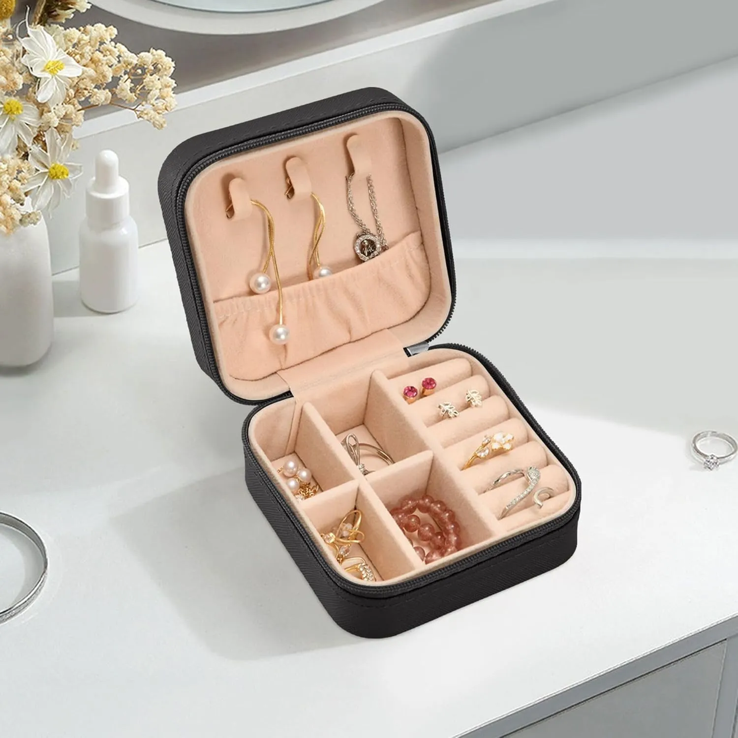 MNSRUU Small Jewelry Box Storage and Organizer Glowing Eyes Owl Mini Travel Jewelry Case Portable Earring Ring Organizer Boxes for Women Girls, Black