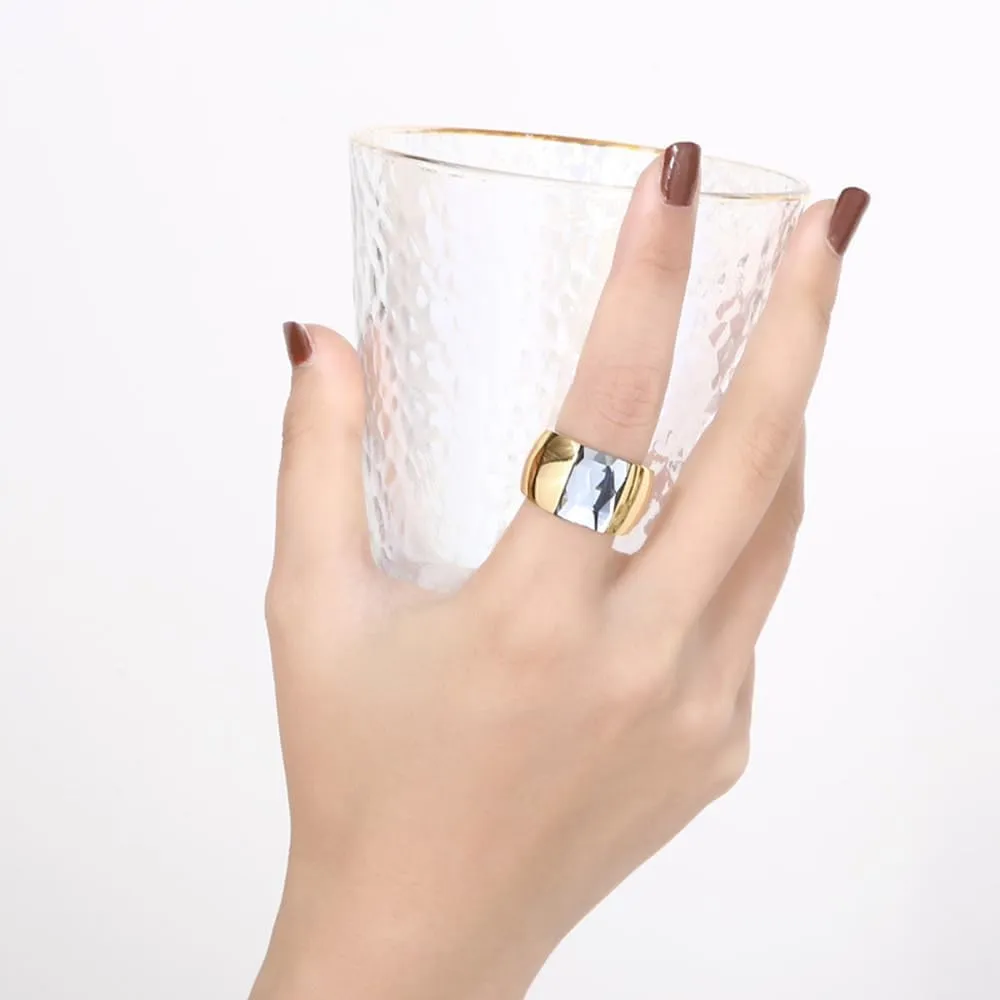 OIDIMS Stunning Large Statement Glass Crystal Rhinestone Band Cocktail Ring Cubic Zirconia Stainless Steel Thick Chunky for Women Men18k Gold Plated Friend Graduation Gift Evening Party