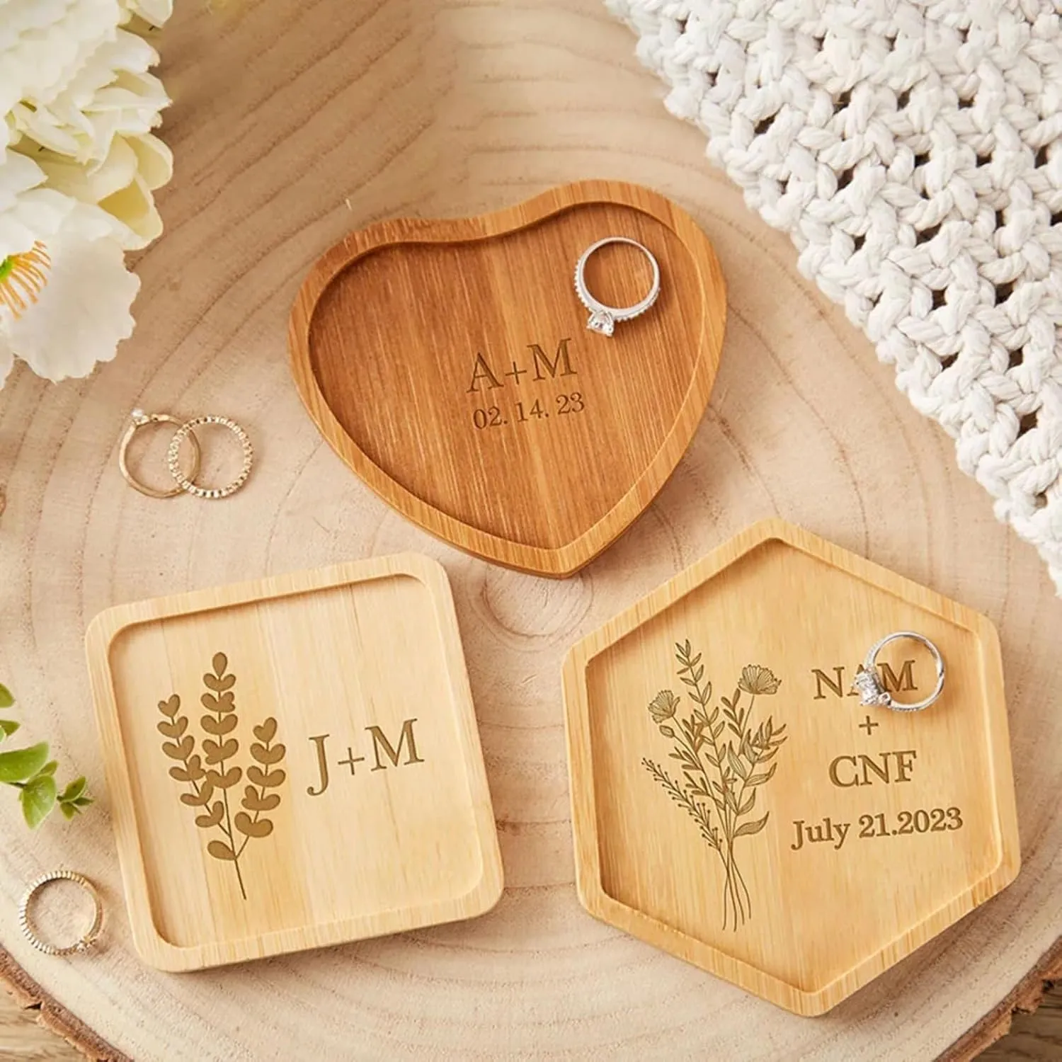 Personalized Wedding Ring Dish Jewelry Dish Tray Custom Wood Initial Ring Holder Engagement Anniversary Birthday Gift for Couple Mr and Mrs Custom Wedding Gift