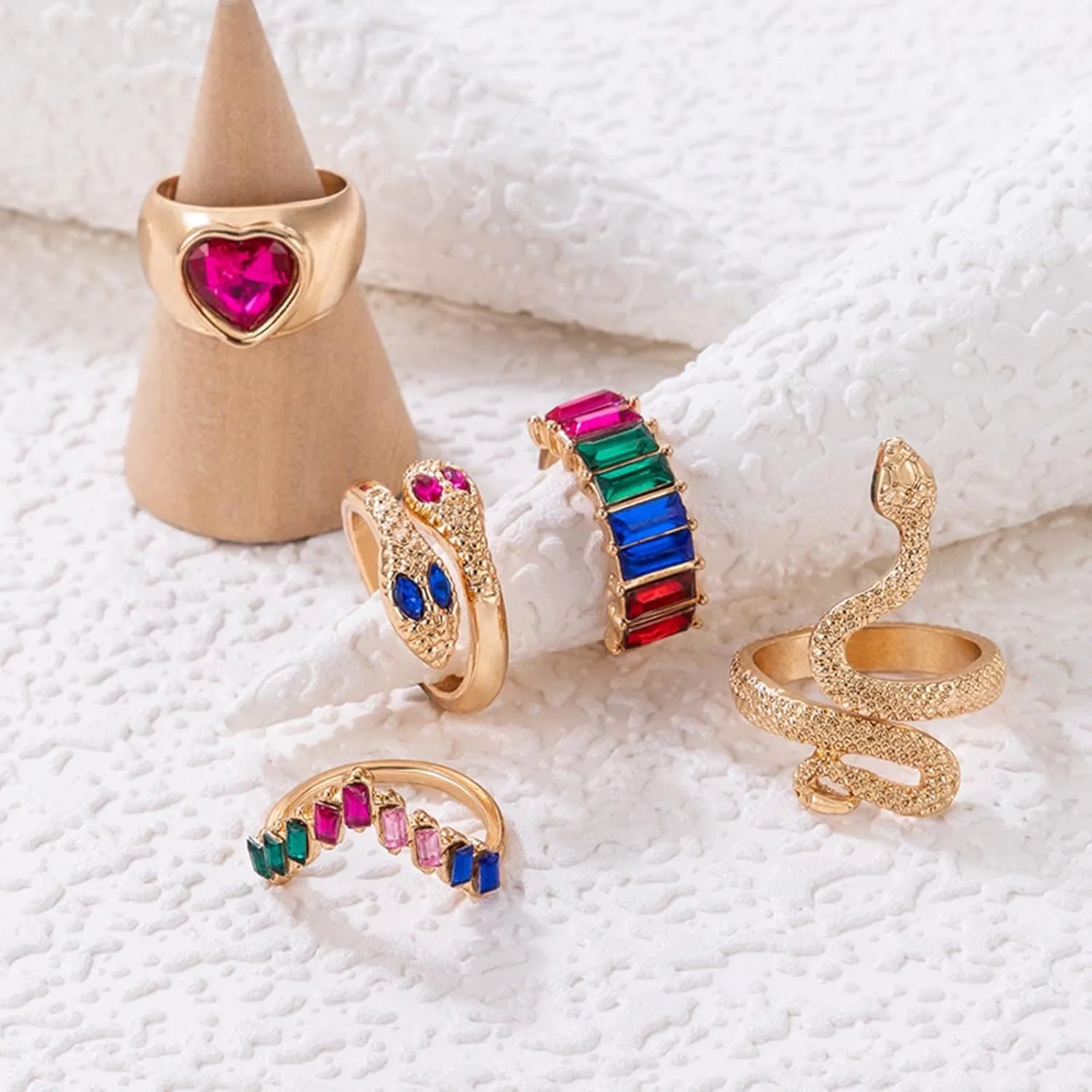Punk Snake Knuckle Ring Set Stacking Crystal Snake Heart Rings Multiple Stackable Diamond Serpent Joint Finger Rings Gold Snake Index Midi Rings Jewelry for Women