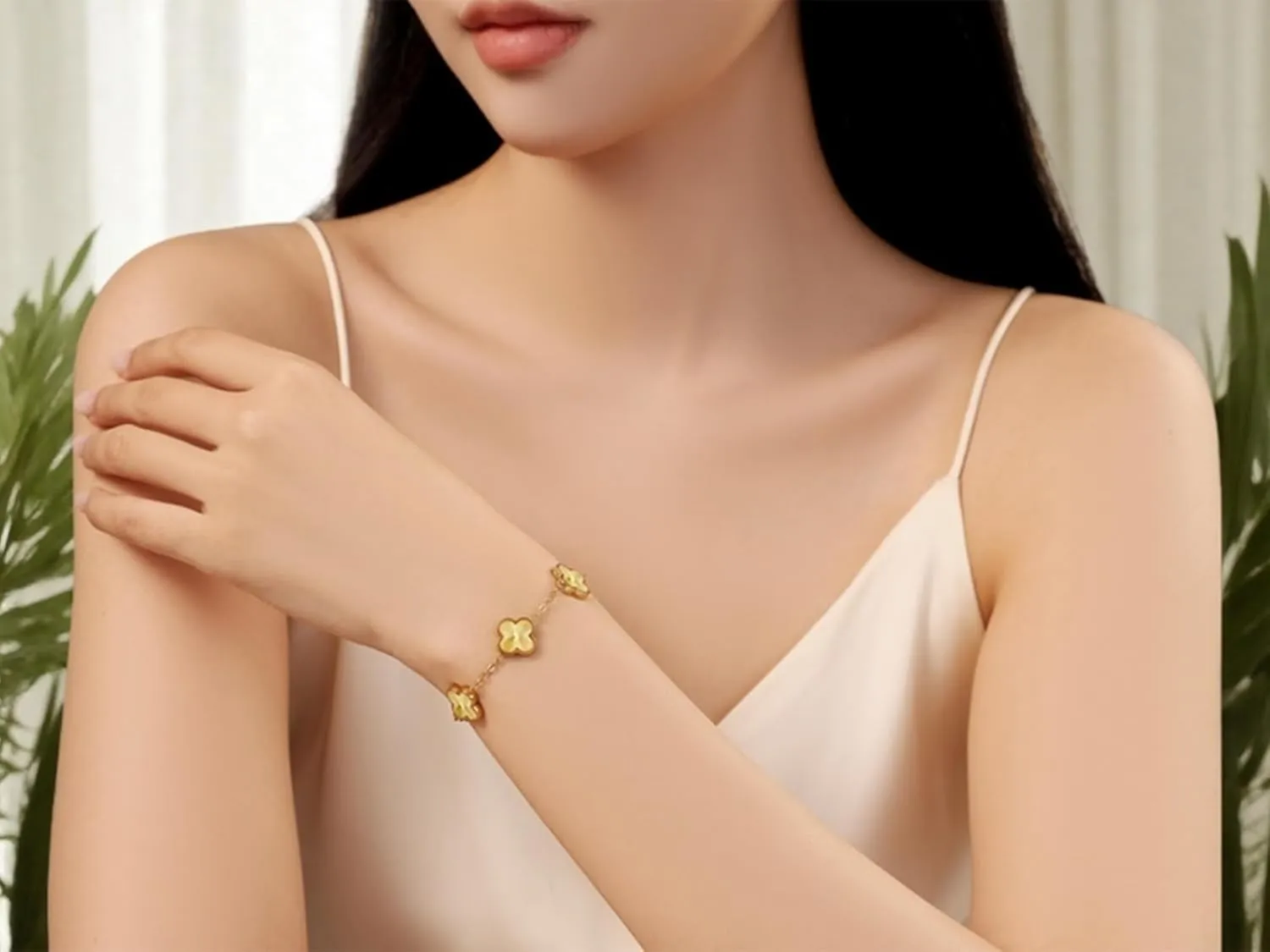 (Sturdy Version) 18K Gold Plated Bracelets for Women Men (Double Sided) Four Leaf Clover Cute Trendy Lucky Braclet (Adjustable) Fits Wrists upto 8 inch, Gold White Black Green Blue Red Pink