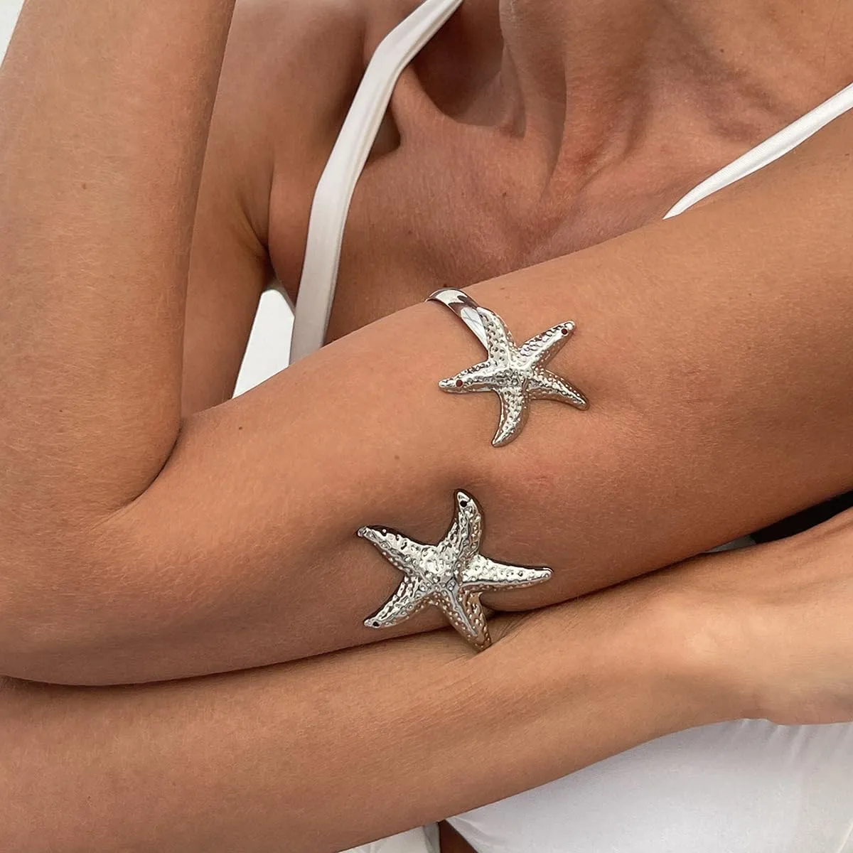 Upper Arm Bracelet Cuff Jewelry for Women Gold Arm Cuff Adjustable Flower Starfish Armband Statement Party Jewelry
