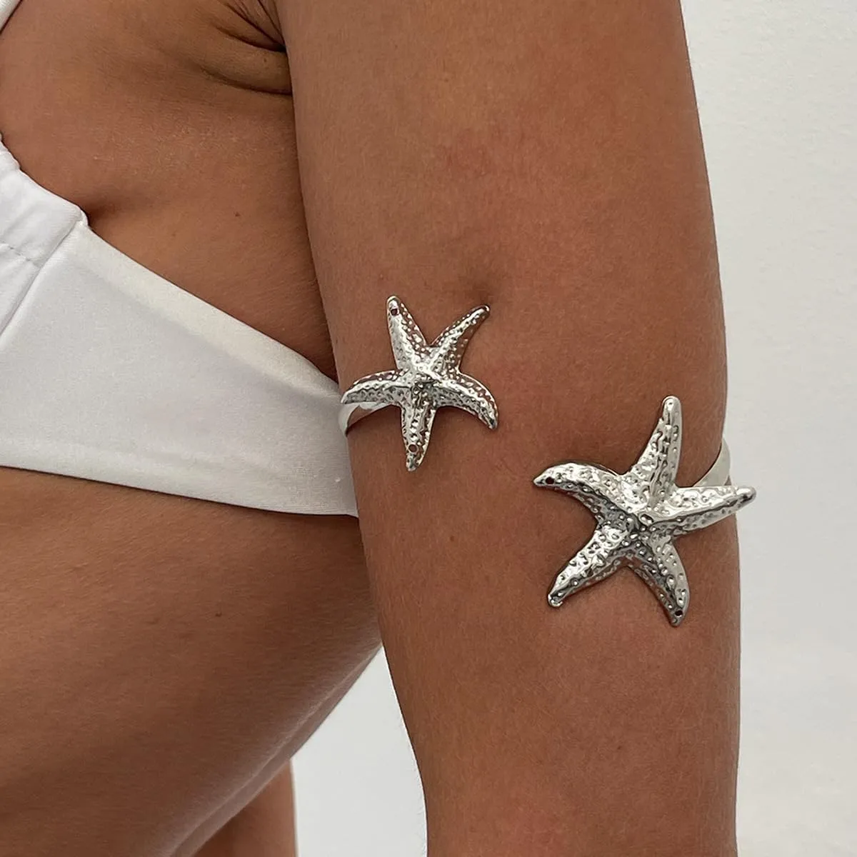 Upper Arm Bracelet Cuff Jewelry for Women Gold Arm Cuff Adjustable Flower Starfish Armband Statement Party Jewelry