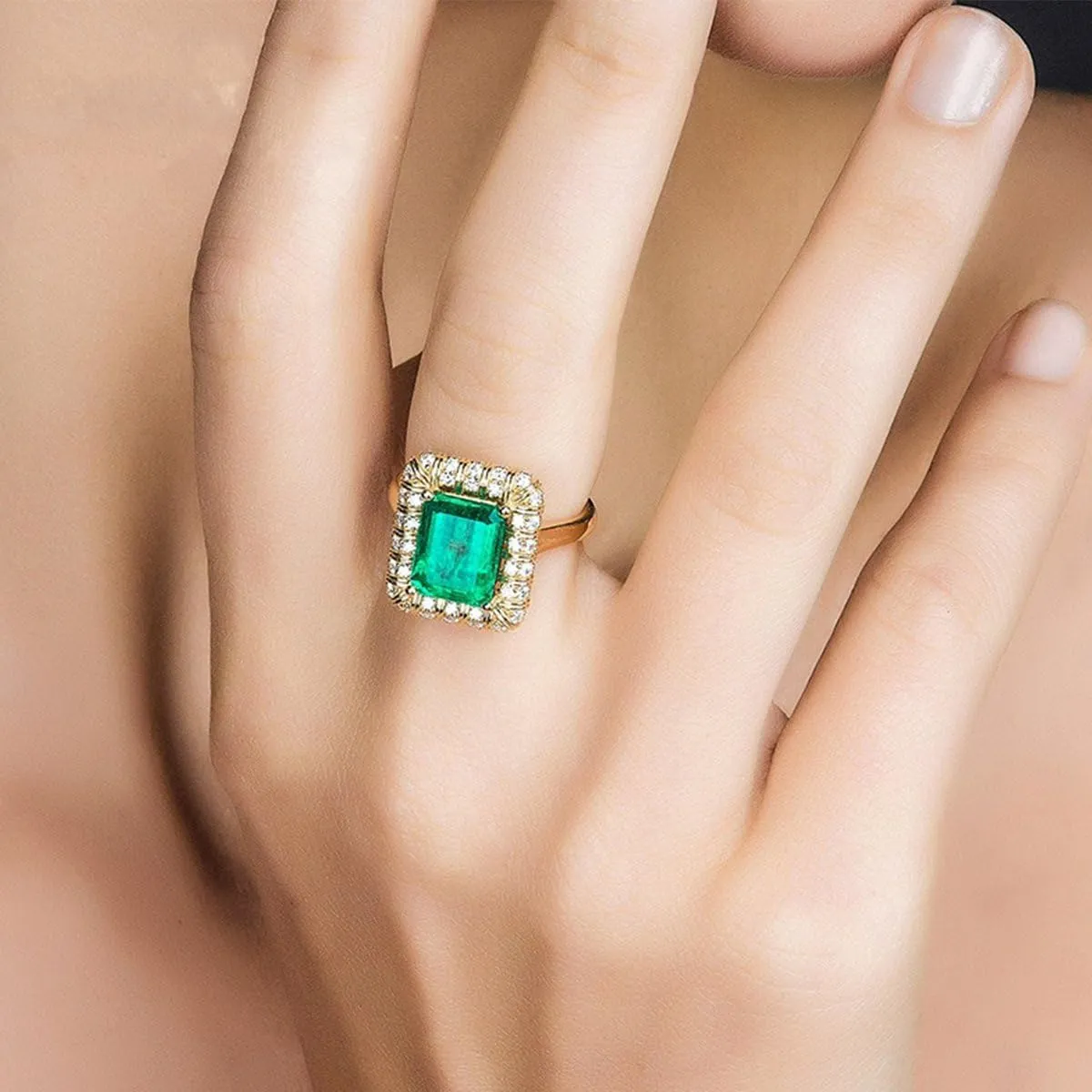 Vintage Women 18K Gold Rectangle Green Simulated Emerald Gemstone Crystal Band Rings Jewelry Size 6 to 10