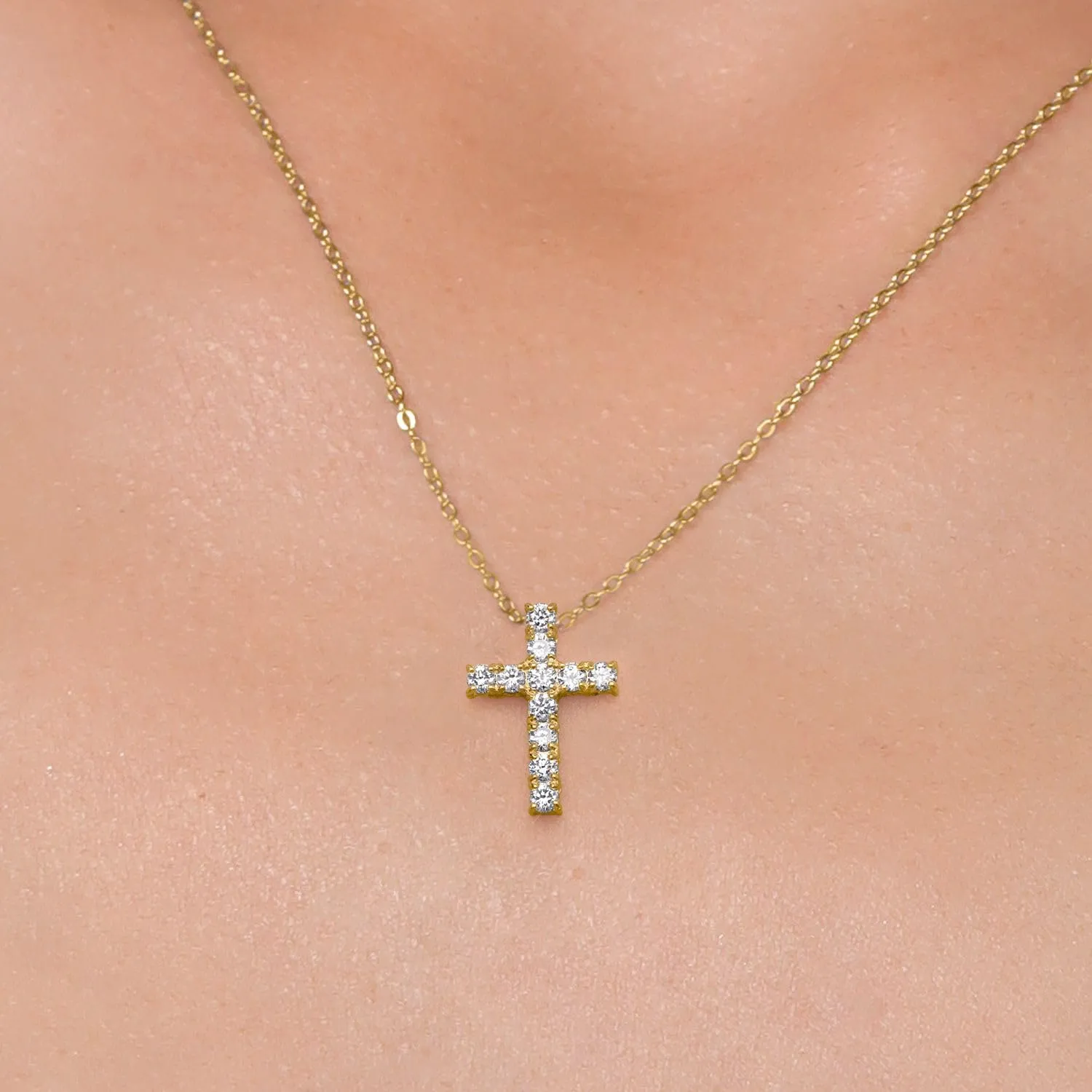 White Lab Grown Diamond Cross Pendant Necklace | 0.50-1.00 Cttw | 925 Sterling Silver | Jesus Christian Religious Crucifix Pendant for Women | DEF Color | VVS-VS Clarity | With 18 Inch Chain