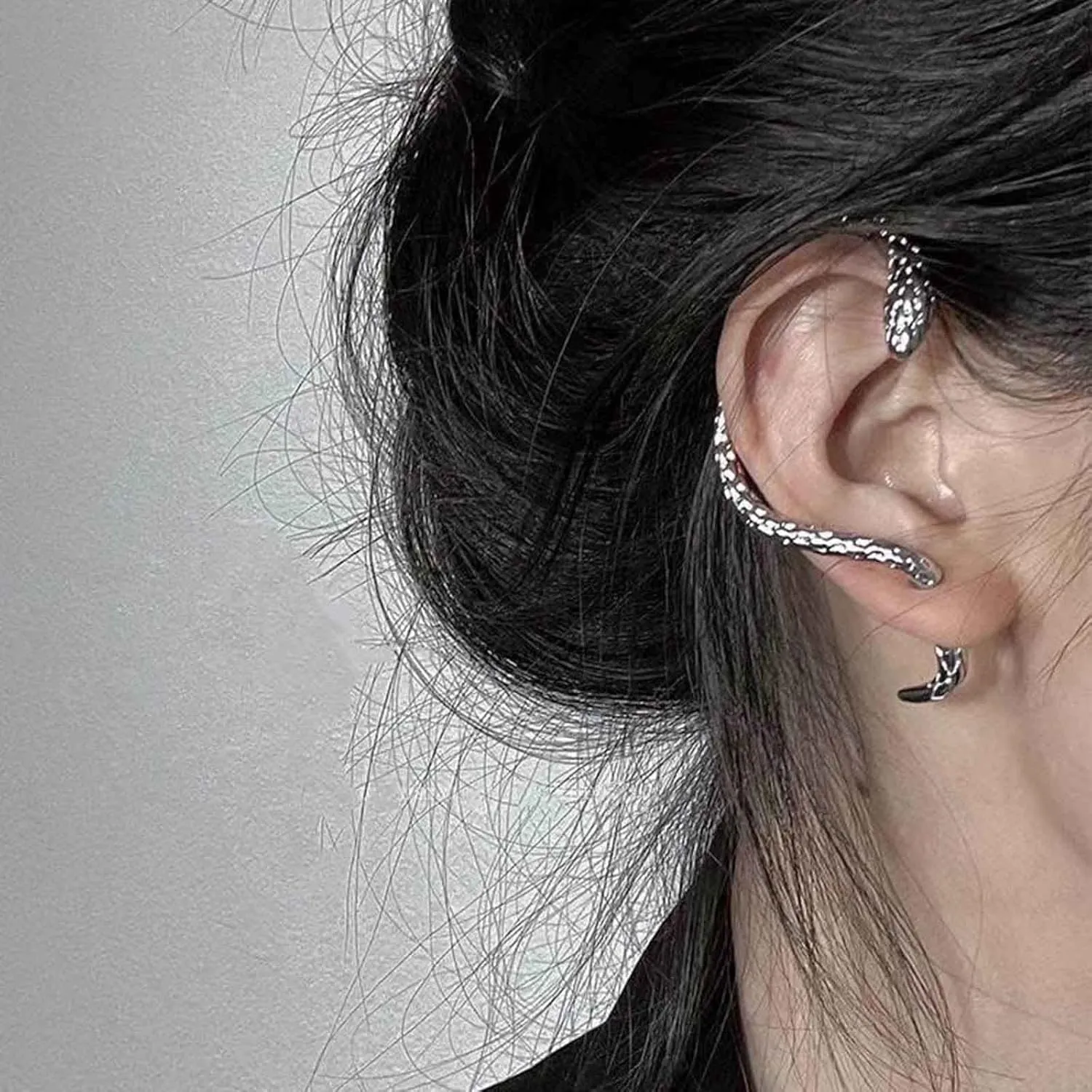 YienDoo Gothic Snake Ear Cuff Wrap Earring Silver Animals Crawler Climbers Stud Punk Ear Jacket Piercing Wrap Earring Hanging Statement Right Earrings Jewelry for Women